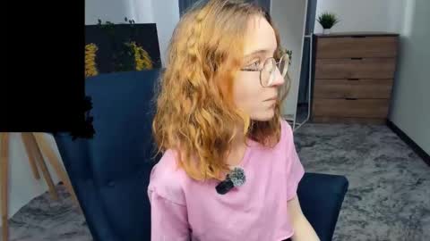 Snapshot of xo_lil_dream chatting on September 21, 7:32 am Kylie online show from September 21, 7:32 am