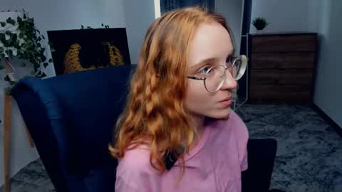 Snapshot of xo_lil_dream chatting on October 7, 7:16 am Kylie online show from October 7, 7:16 am