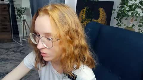Snapshot of xo_lil_dream chatting on October 12, 7:29 am Kylie online show from October 12, 7:29 am