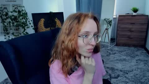 Snapshot of xo_lil_dream chatting on October 16, 7:20 am Kylie online show from October 16, 7:20 am