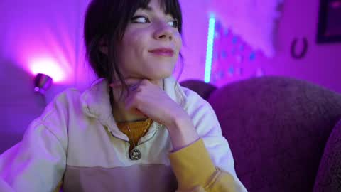 Bella Bondai online show from January 21, 6:43 am