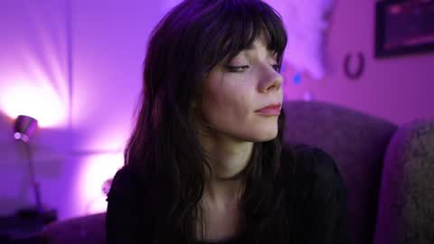 Bella Bondai online show from February 2, 6:04 am