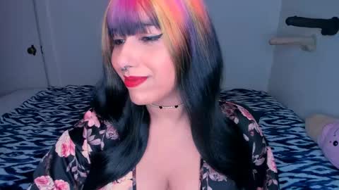 Snapshot of xocurvyrae chatting on March 5, 12:16 am Rae online show from March 5, 12:16 am