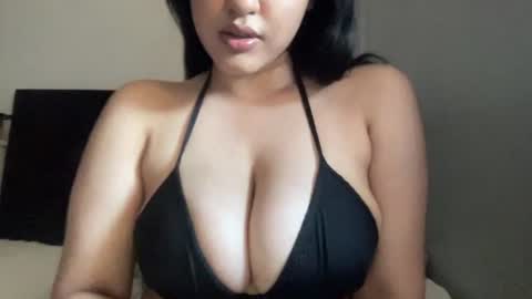 xoliya online show from May 26, 4:03 pm