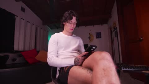   online show from February 3, 11:54 pm