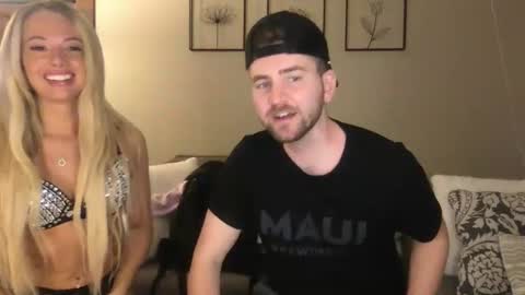 xoprincesspeachxo online show from December 14, 11:20 pm