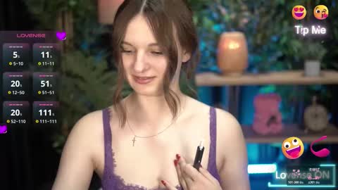 Snapshot of xoxo_molly chatting on October 21, 7:47 pm xoxo_molly online show from October 21, 7:47 pm