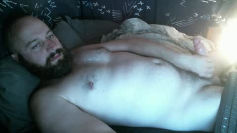 Snapshot of xredchestedx chatting on February 6, 2:55 am Red online show from February 6, 2:55 am