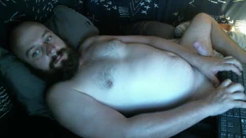 Snapshot of xredchestedx chatting on February 10, 7:15 am Red online show from February 10, 7:15 am