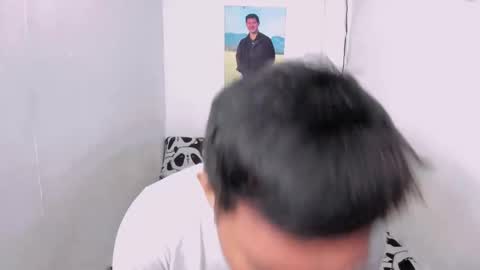 Snapshot of xsebastian19 chatting on December 20, 12:30 am xsebastian19 online show from December 20, 12:30 am