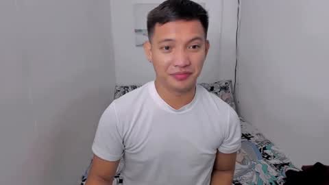 Snapshot of xsebastian19 chatting on February 12, 7:13 pm xsebastian19 online show from February 12, 7:13 pm