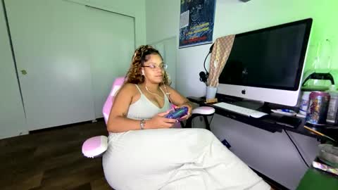 xStarGazingx online show from September 15, 6:35 am