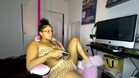 xStarGazingx online show from September 24, 5:00 am