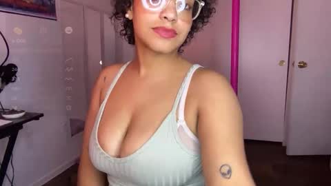 xStarGazingx online show from October 11, 7:18 am