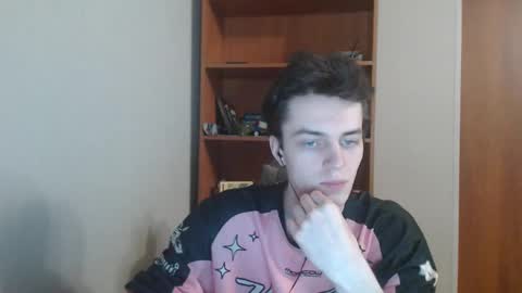 traqqq online show from October 30, 8:31 pm