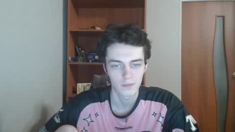 traqqq online show from November 24, 7:24 pm