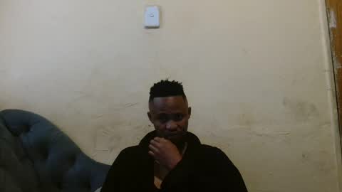 Snapshot of xtroyxxx chatting on June 4, 9:04 am Troy online show from June 4, 9:04 am