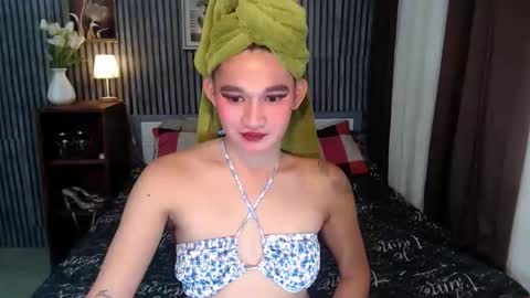 xtspetitehugecock online show from May 21, 4:25 pm