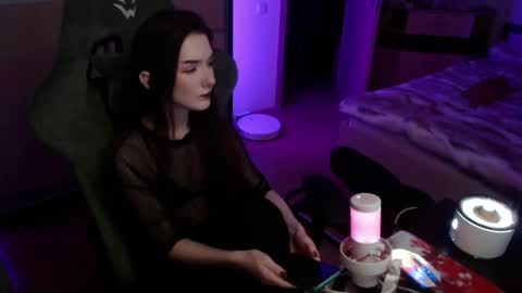 Alice online show from January 6, 5:27 pm