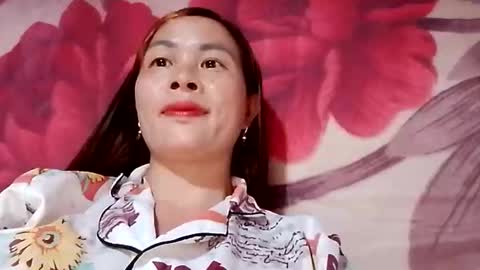 Snapshot of xuxulove00 chatting on October 15, 4:23 am xuxulove00 online show from October 15, 4:23 am