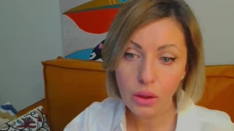 Snapshot of xvaleriax0 chatting on February 6, 6:11 pm xvaleriax0 online show from February 6, 6:11 pm