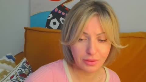 Snapshot of xvaleriax0 chatting on February 11, 4:12 pm xvaleriax0 online show from February 11, 4:12 pm