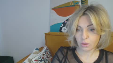 Snapshot of xvaleriax0 chatting on March 1, 1:02 pm xvaleriax0 online show from March 1, 1:02 pm