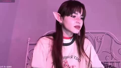 Snapshot of xx_lily chatting on December 16, 10:37 pm Lily online show from December 16, 10:37 pm