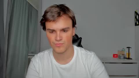 Snapshot of xx_raul_xx_ chatting on September 20, 12:11 am raul online show from September 20, 12:11 am