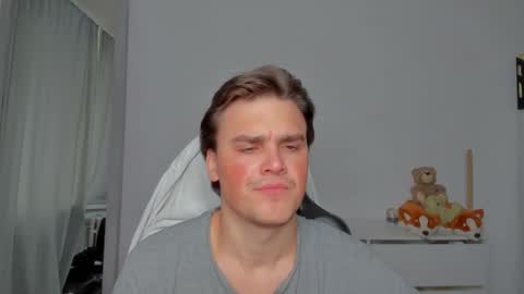 Snapshot of xx_raul_xx_ chatting on September 26, 11:25 am raul online show from September 26, 11:25 am