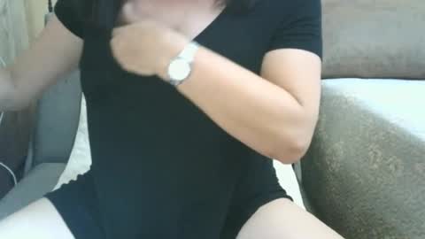 Snapshot of xxalexis chatting on July 13, 3:04 pm HotMomAlex online show from July 13, 3:04 pm