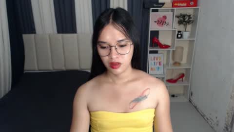 CHLOES ROOM online show from September 12, 5:24 pm