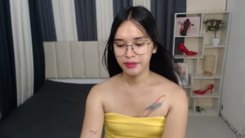 CHLOES ROOM online show from October 7, 11:51 am