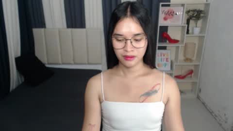 CHLOES ROOM online show from October 11, 5:22 pm