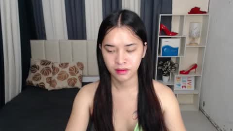 CHLOES ROOM online show from November 29, 9:56 am