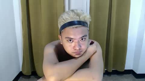 Snapshot of xxhotloyd_cummerx chatting on January 6, 6:39 am Loyd online show from January 6, 6:39 am