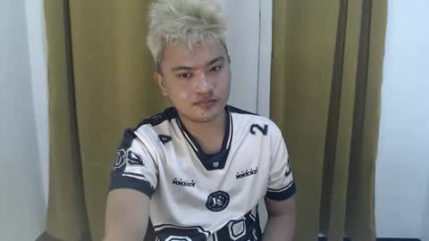 Snapshot of xxhotloyd_cummerx chatting on January 9, 6:53 pm Loyd online show from January 9, 6:53 pm