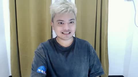 Snapshot of xxhotloyd_cummerx chatting on January 11, 6:46 pm Loyd online show from January 11, 6:46 pm