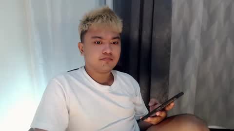 Snapshot of xxhotloyd_cummerx chatting on January 31, 7:11 pm Loyd online show from January 31, 7:11 pm