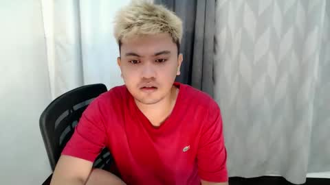 Snapshot of xxhotloyd_cummerx chatting on February 3, 10:59 pm Loyd online show from February 3, 10:59 pm