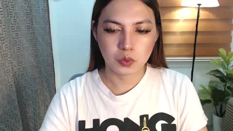 Snapshot of xxjulielovesyouxx chatting on January 27, 10:38 am July online show from January 27, 10:38 am