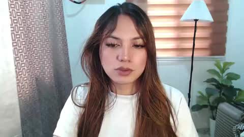 Snapshot of xxjulielovesyouxx chatting on February 15, 11:58 pm July online show from February 15, 11:58 pm