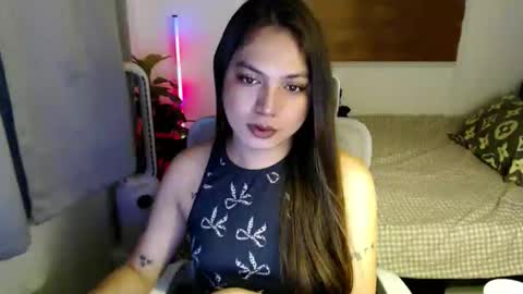 Snapshot of xxjulielovesyouxx chatting on September 11, 3:12 pm July online show from September 11, 3:12 pm