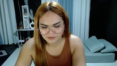 Kylie Smith online show from December 14, 10:42 am