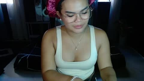 Kylie Smith online show from April 29, 9:13 am