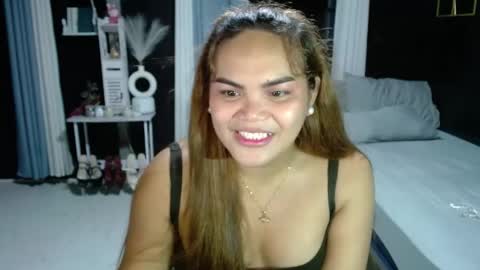 Kylie Smith online show from May 25, 6:36 pm