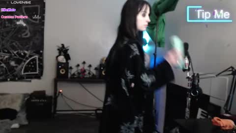 Snapshot of xxlilithmoonxx chatting on February 10, 6:53 am Lilith online show from February 10, 6:53 am