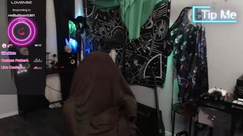 Snapshot of xxlilithmoonxx chatting on February 15, 8:33 am Lilith online show from February 15, 8:33 am