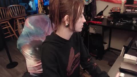 Snapshot of xxlilithmoonxx chatting on November 1, 2:57 am Lilith online show from November 1, 2:57 am