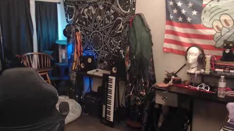 Snapshot of xxlilithmoonxx chatting on December 4, 4:11 am Lilith online show from December 4, 4:11 am